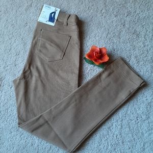 Fitted Stretch Capri Jegging